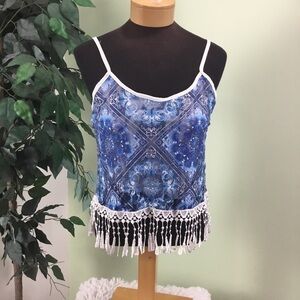 Rue 21 Medium crop with crochet trim
